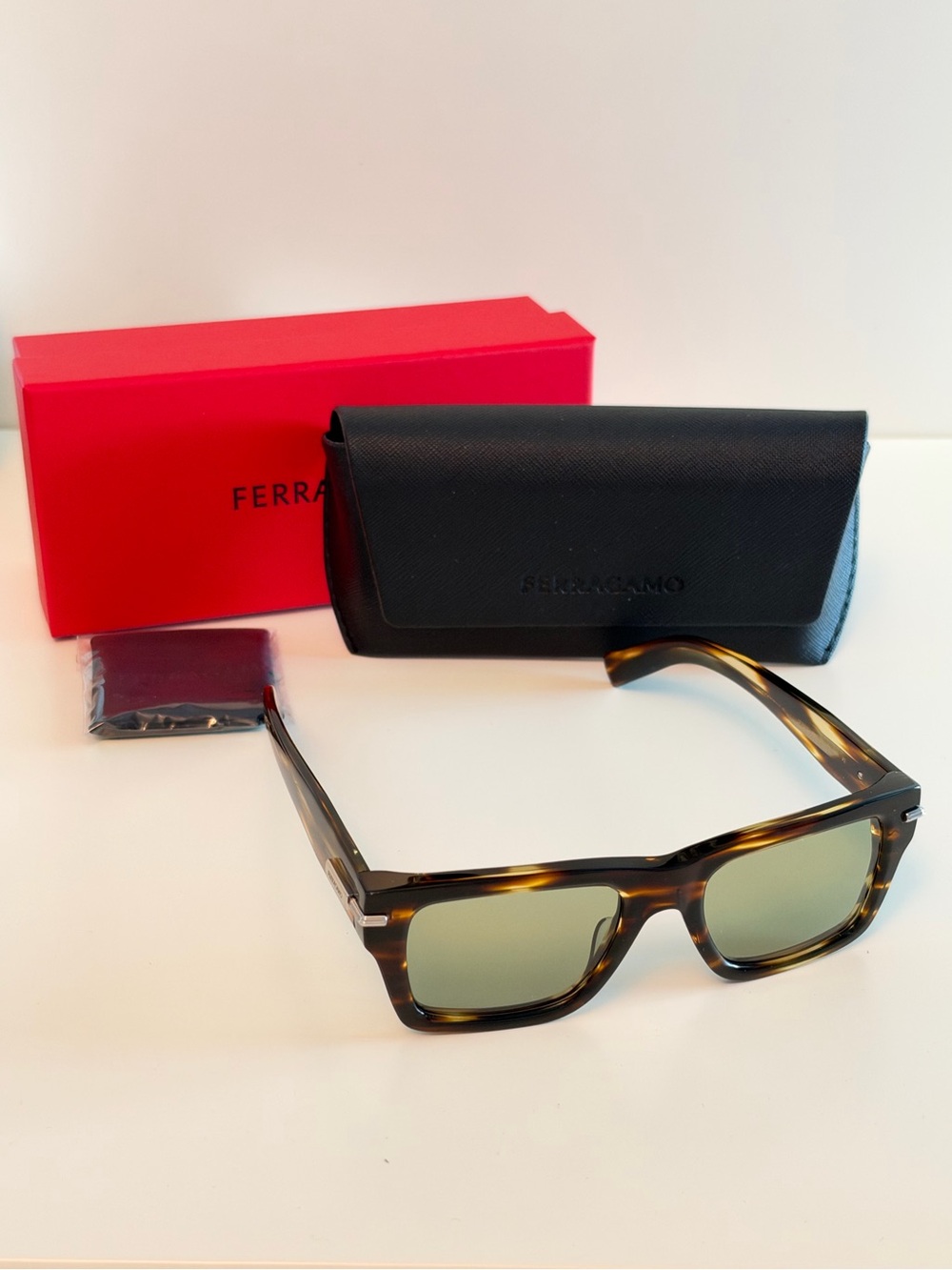 Salvatore Ferragamo Tortoiseshell Frame Sunglasses with Green Lenses SF2033S
